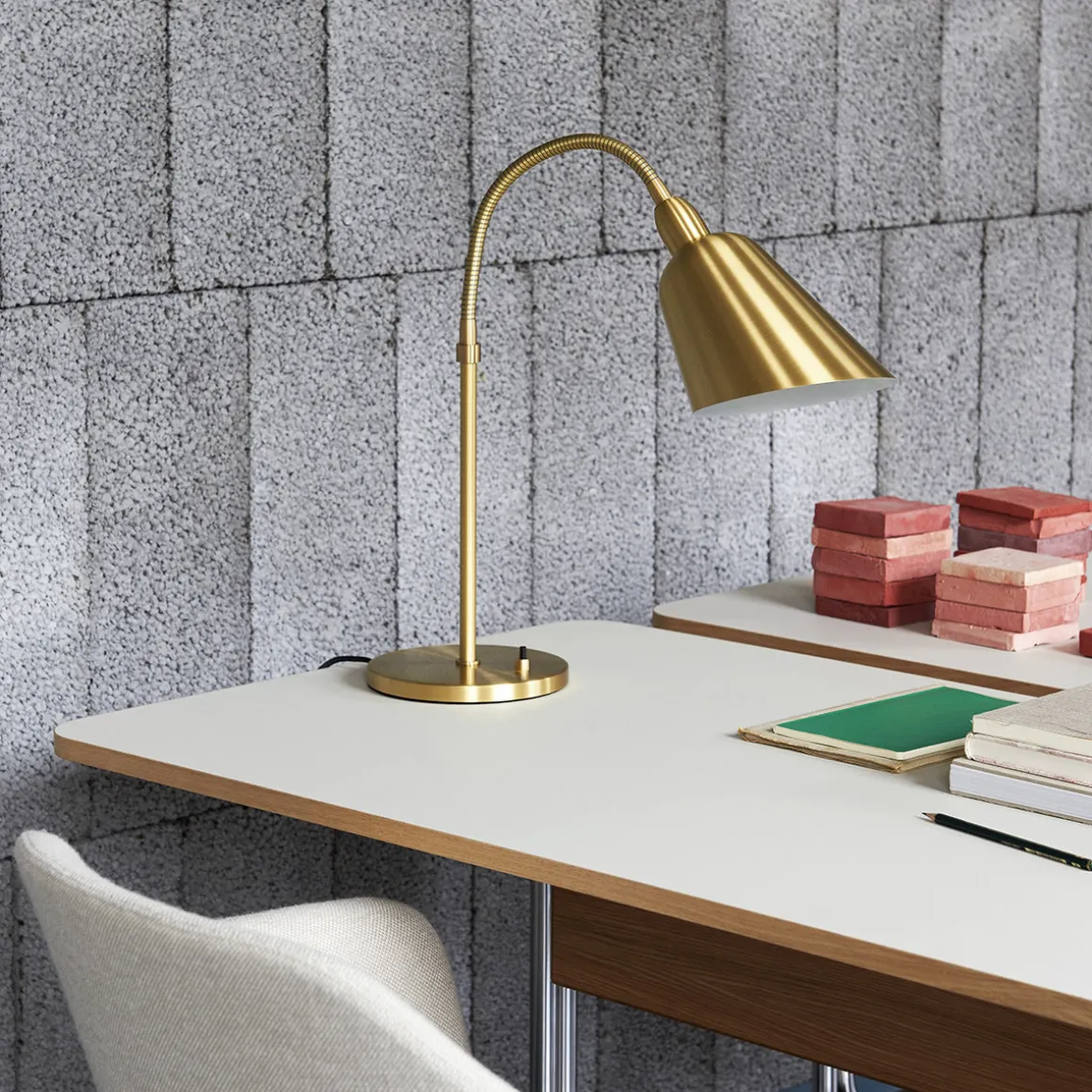 Bureau Pavilion AV16 Linoleum Iron 4178 - Noyer / Pieds Chrome