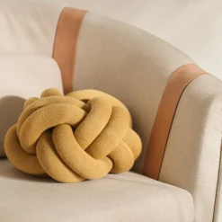 Coussin Knot