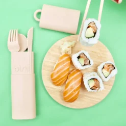 Kit de couverts réutilisables et nomades en matière biosourcée