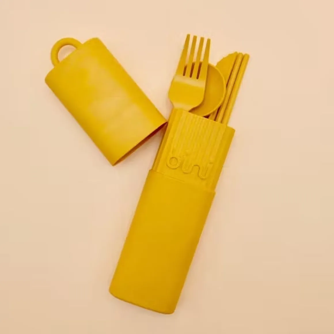 Kit de couverts réutilisables et nomades en matière biosourcée