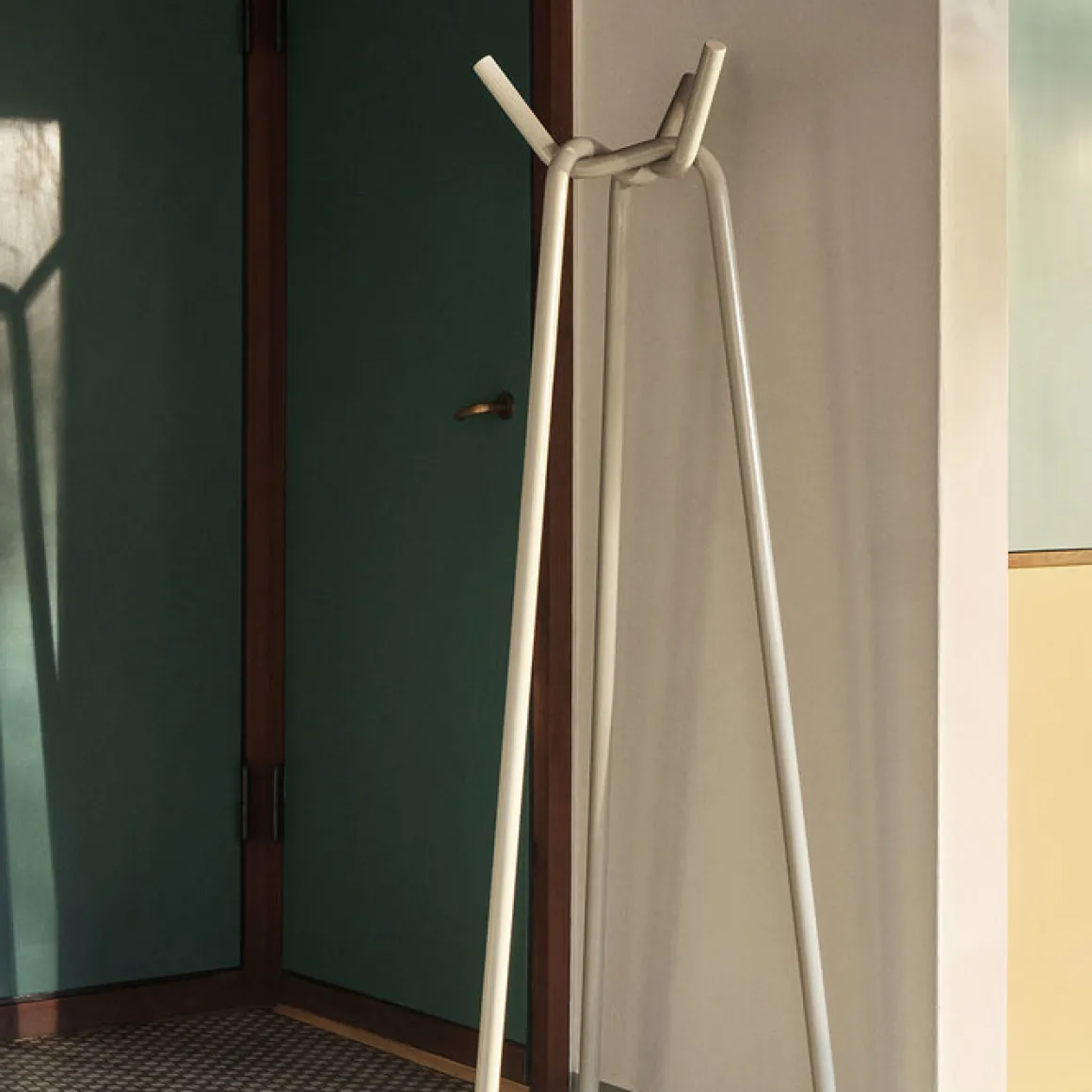 Porte-manteau Knit en acier