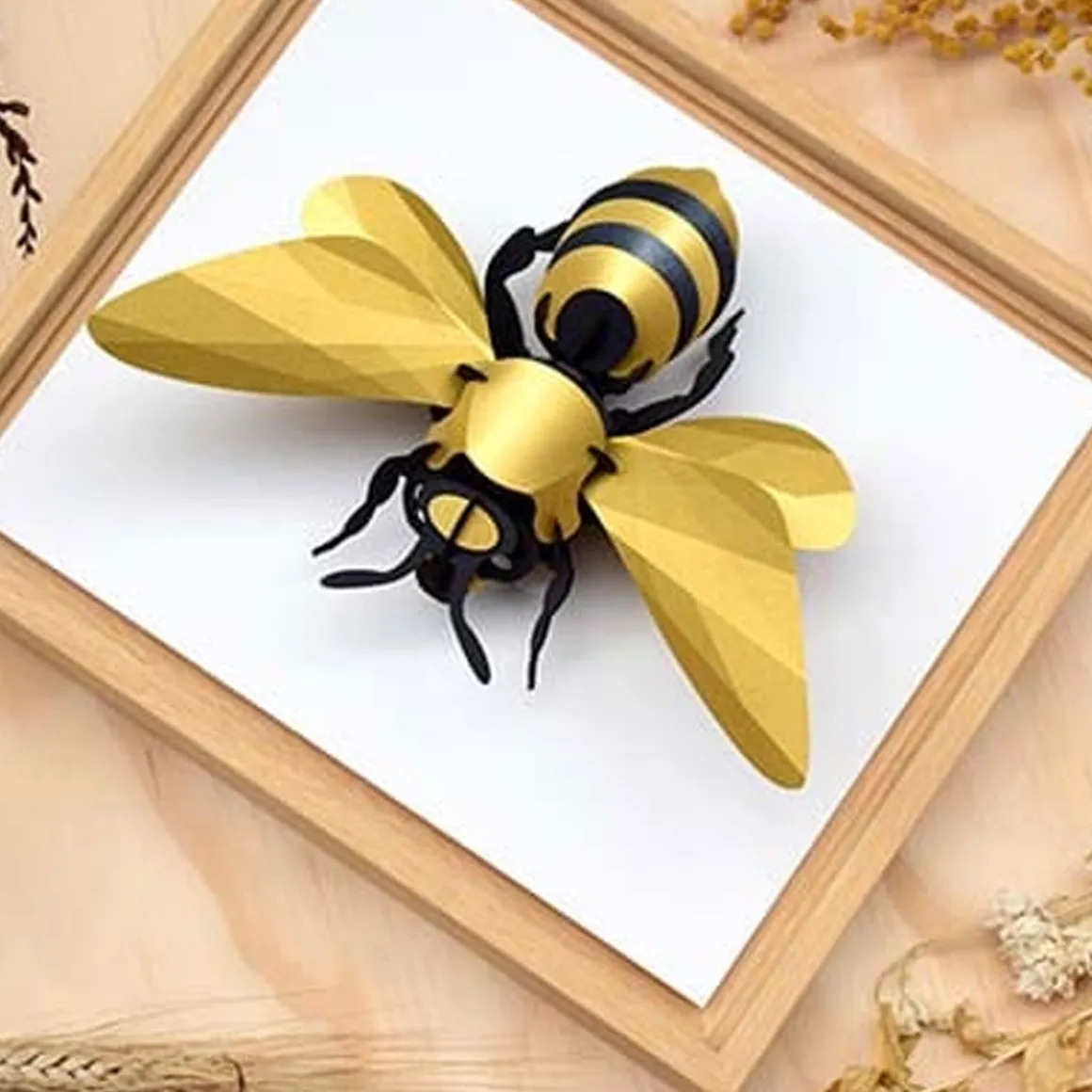Trophée Abeille Géante Honey Bee - Satin Gold